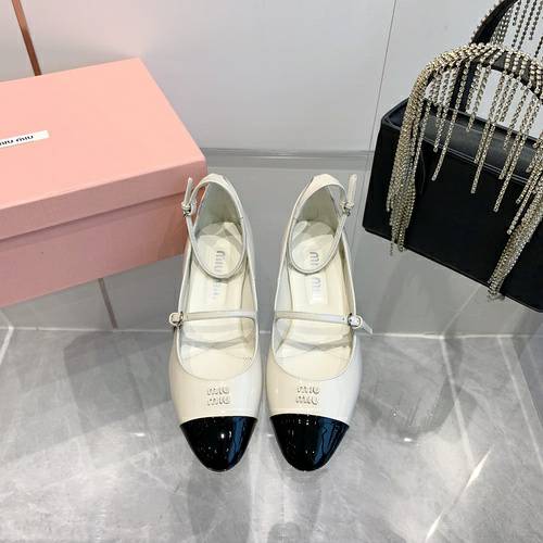 Picture of Miu Miu Shoes Women _SKUfw156967080fw
